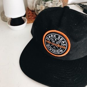 Dark seas grundens hat